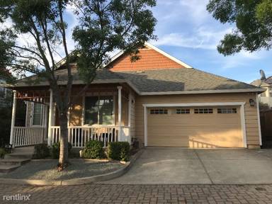 Main picture of 646 Acacia Ln