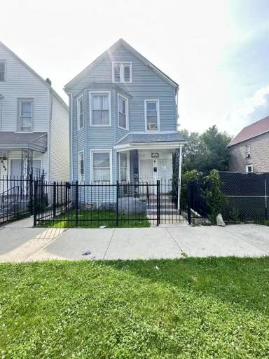 Main picture of 8362 S Brandon Ave