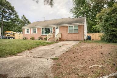 Main picture of 304 Wales Cir