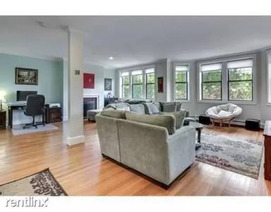 Main picture of 1191 Beacon St