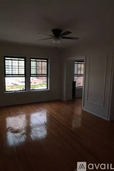 Main picture of 426 W Briar Pl