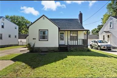 Main picture of 132 33rd St SE