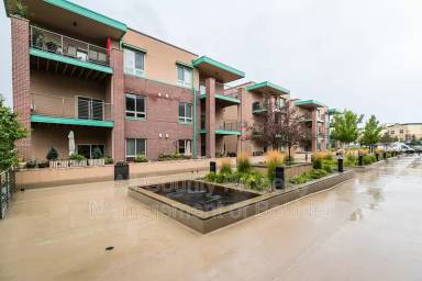 Main picture of 1053 W Century Dr
