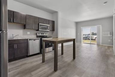 Main picture of 300 20th St S