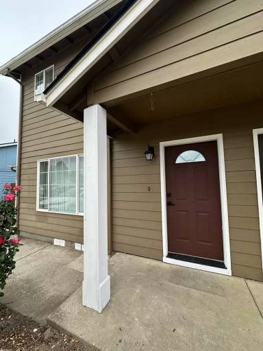 Main picture of 3327 Rockingham Ct NE