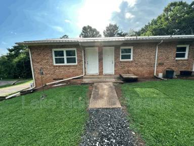 Main picture of 2320 Shade Tree St