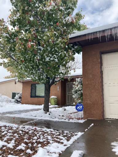 Main picture of 6701 Avenida La Costa NE