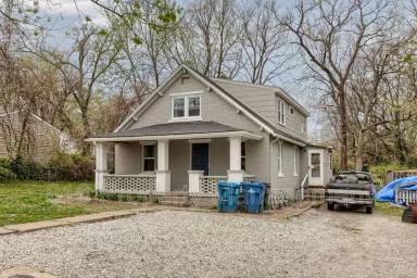 Main picture of 708 S Logan Ave