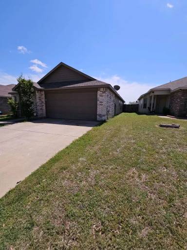 Main picture of 1904 Alanbrooke Dr