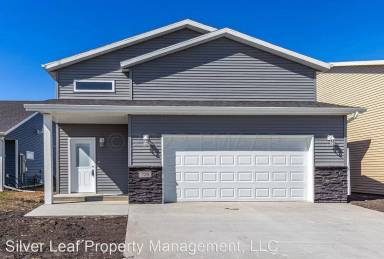 Main picture of 720 Prairie Ave