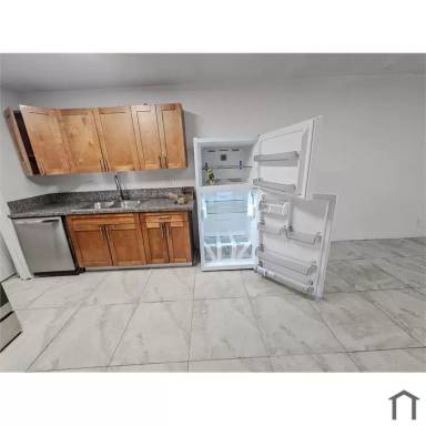Main picture of 5615 NW 27th Ct