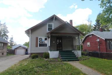 Main picture of 2417 N Normandie St