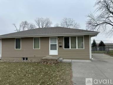 Main picture of 4911 Sunset Dr