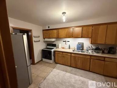 Main picture of 9320 W Burleigh St