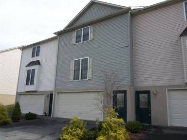 Main picture of 25 Clear Spring Dr