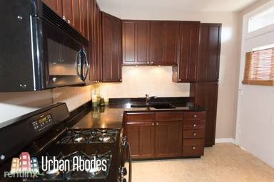 Main picture of 4312 N Clarendon Ave