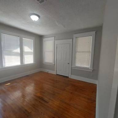 Main picture of 888 N Willett St