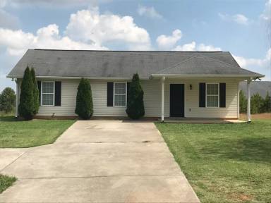 Main picture of 44 Stonegate Dr