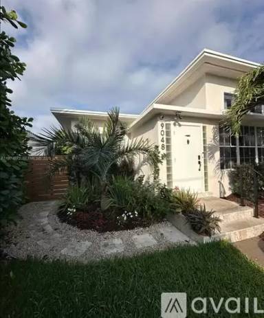 Main picture of 9048 Carlyle Ave