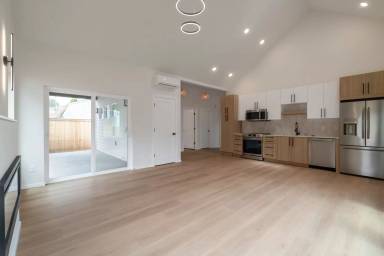 Main picture of 105 Wayne Ave