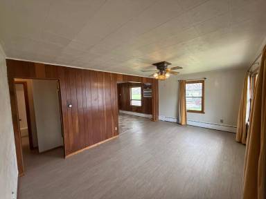 Main picture of 735 C Ave NE