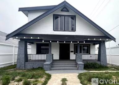 Main picture of 1101 W Vernon Ave