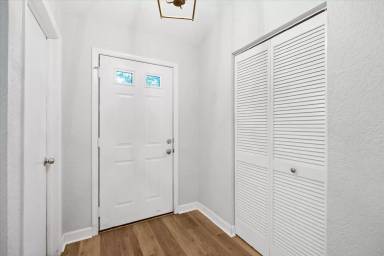Main picture of 21 Collington Ct