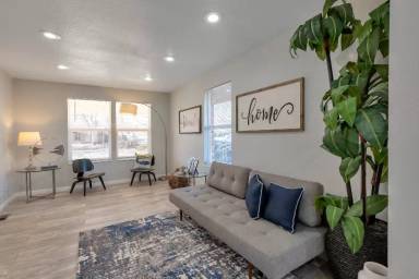 Main picture of 11684 Logan St