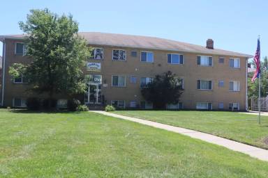 Main picture of 24350 Lake Shore Blvd