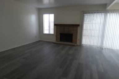 Main picture of 414 N Center Ct