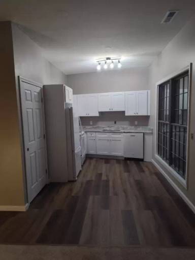 Main picture of 96 Poquonock Ave