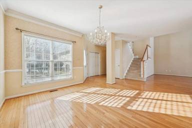 Main picture of 213 Silverbell Ct