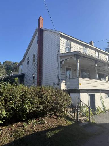 Main picture of 102 Greenwood St