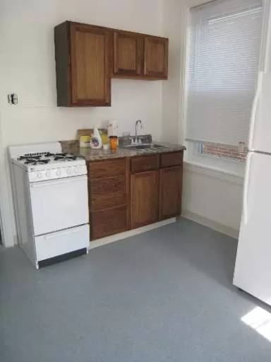 Main picture of 5524 W Jefferson St
