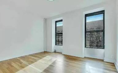 Main picture of E 84th St