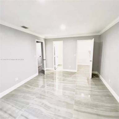 Main picture of 12141 54th St N