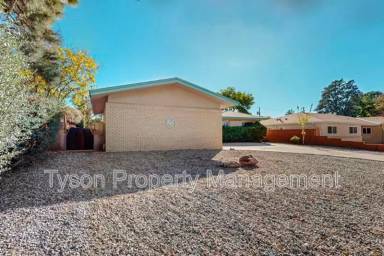 Main picture of 8616 Bellehaven Pl NE
