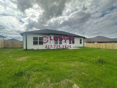 Main picture of 3082 N Nixon Ave