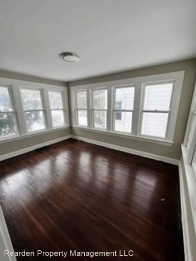 Main picture of 3165 Oak Rd