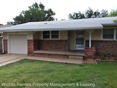 Main picture of 2410 N Riverlawn Dr