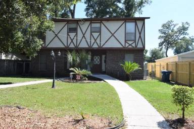 Main picture of 1203 Briar Rd