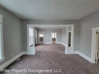 Main picture of 107 S 4th St