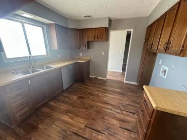 Main picture of 1608 SW 70th Ter