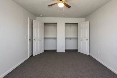 Main picture of 1660 S 15th Ave W