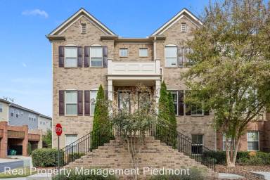 Main picture of 2635 Portbury Pl NE