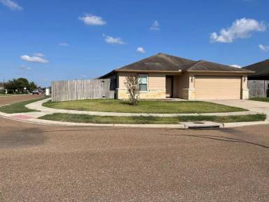 Main picture of 3102 Lenora Dr