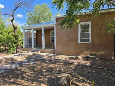 Main picture of 808 Agua Fria St