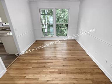 Main picture of 309 Oakcrest Ct