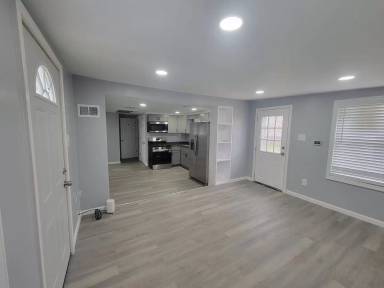 Main picture of 853 S Kim Moor Rd