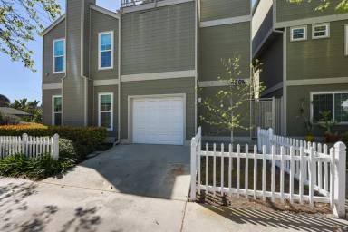 Main picture of 4204 3rd Ave